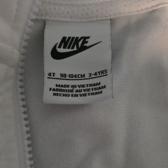 Nike Monochrome Athletic Set - Picture 2 of 2